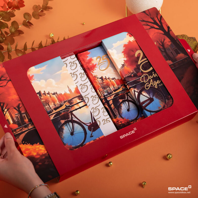 ⁦Amesterdam Gift Box 2025 – Space⁩ - الصورة ⁦2⁩